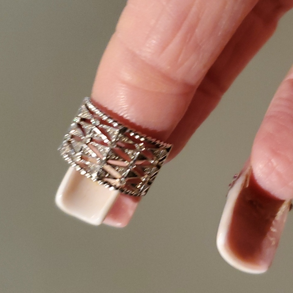 Ring - Picture 4 of 5